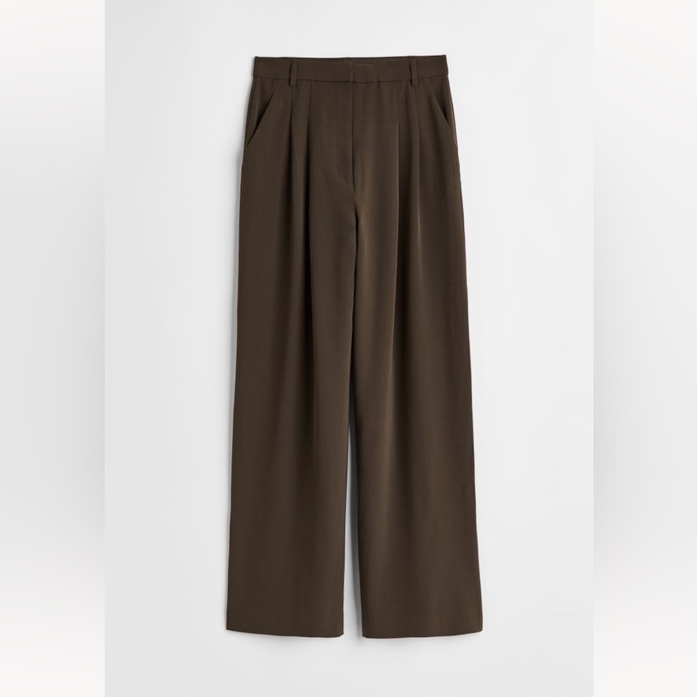 SOLD ✔️ NWOT H&M Wide Leg Pants - Dark Brown, 6